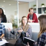 会議や新人研修でも皆ガンガン自分の意見を言うアメリカ人達